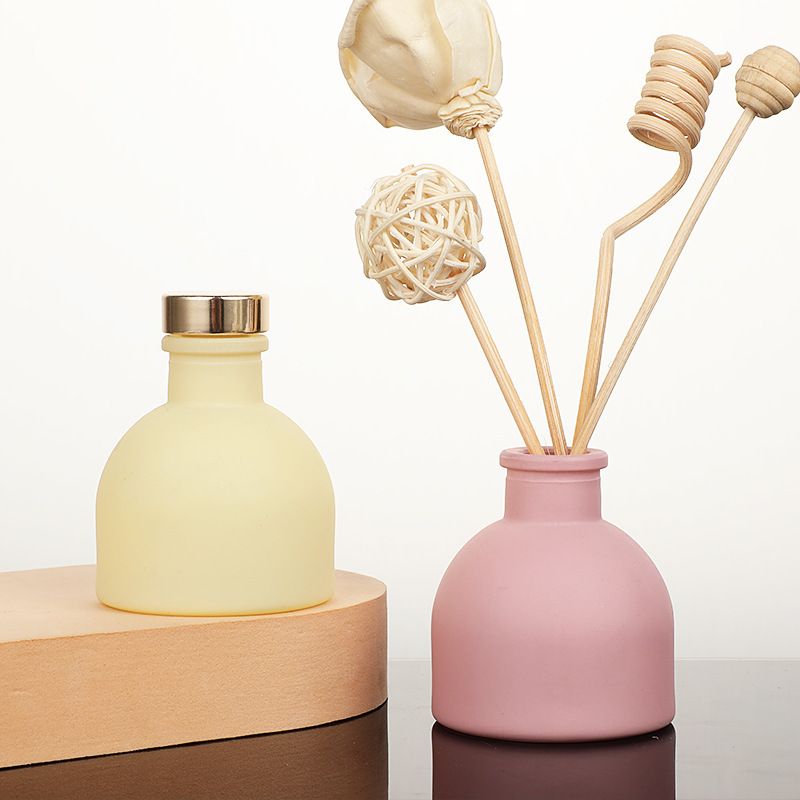 Home Fragrance Perfume - 1pc 50 ミリリットル空のピンク/ホワイト/イエロー/ブラックアロマセラピーディフューザーボトルリードディフューザーガラスボトルホームフレグランスオイルギフトセット
