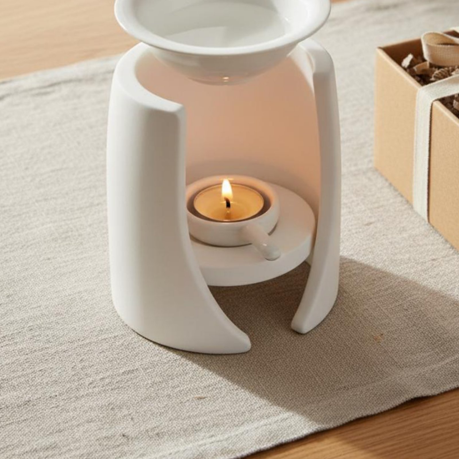 アロマランプ 使いやすい セラミックオイルバーナー ティーラ - Ceramic Oil Burner のレビューと価格